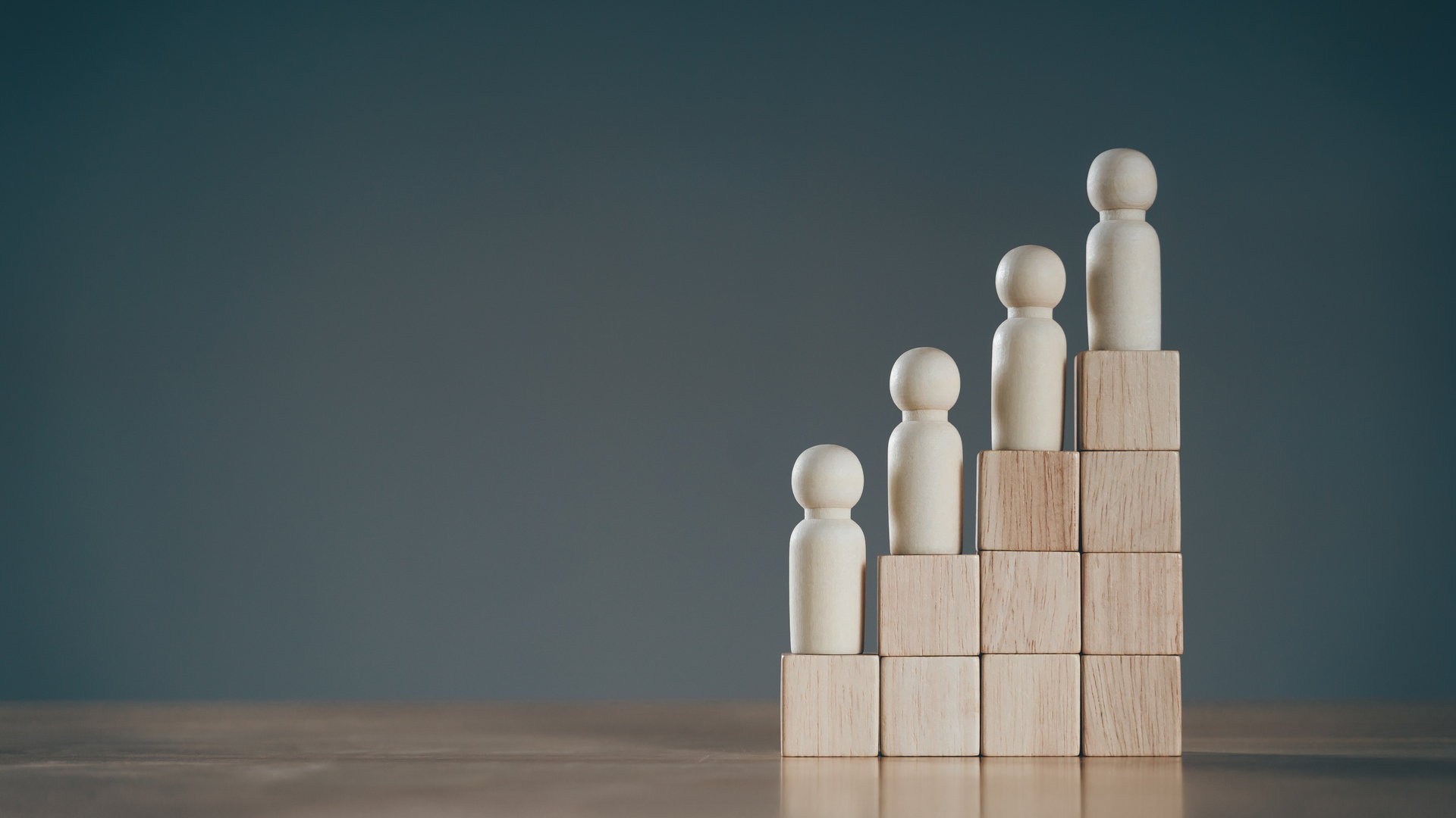 Can AI Improve Employee Productivity? A Study Reveals Its Impact Varies by Seniority